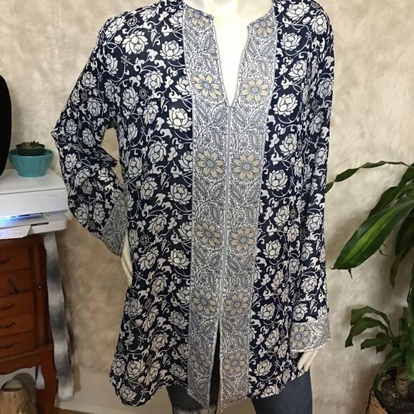 White Stag Slit bottom Chiffon Top - Picture 5 of 10